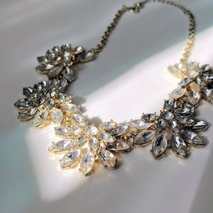 🤍 J. Crew Jewel Statement Necklace